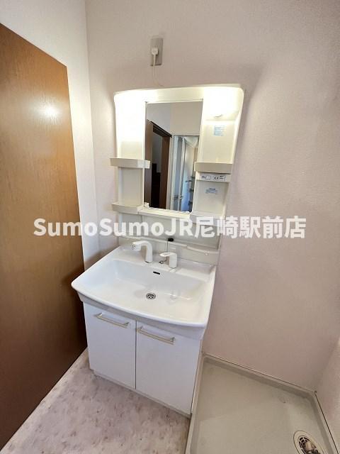 洗面設備　使いやすい洗面所です