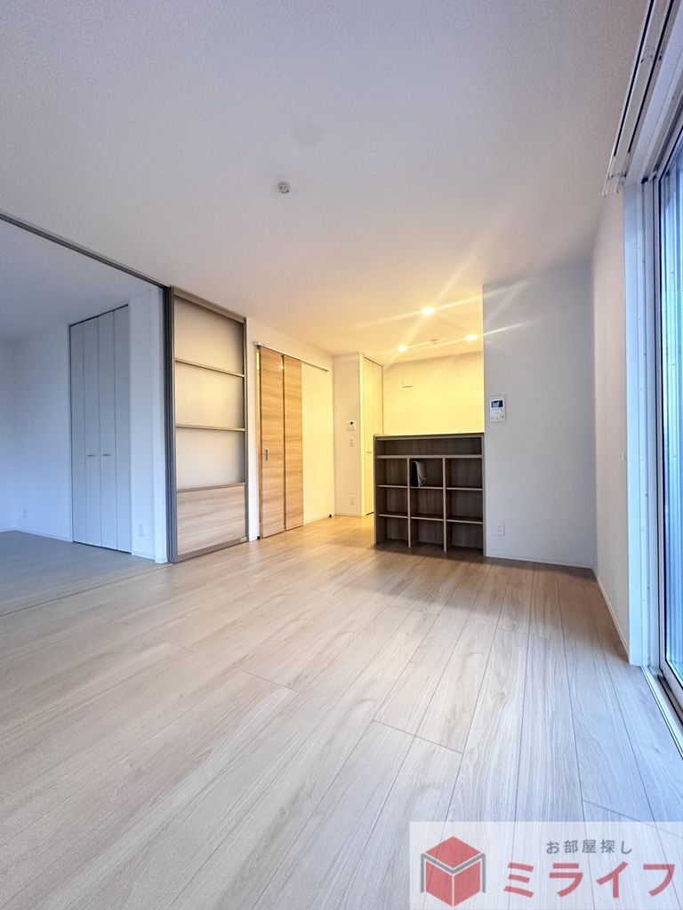 居室・リビング　家族でゆったりくつろげる広々リビング