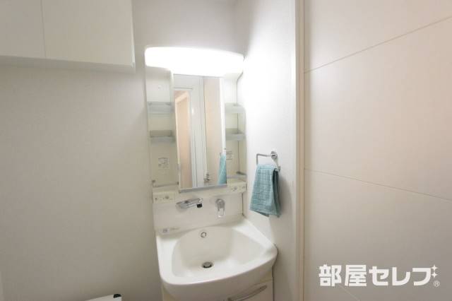 洗面設備　毎朝の支度も楽々