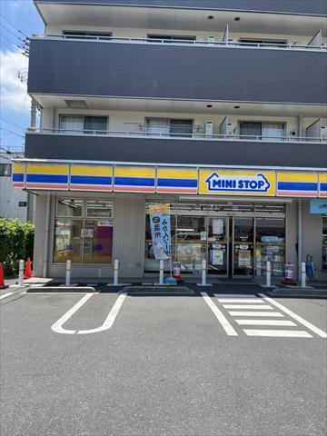 コンビニ　ミニストップ（コンビニ）まで579m