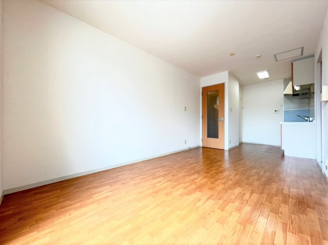 居室・リビング　別号室画像。ご参考下さい