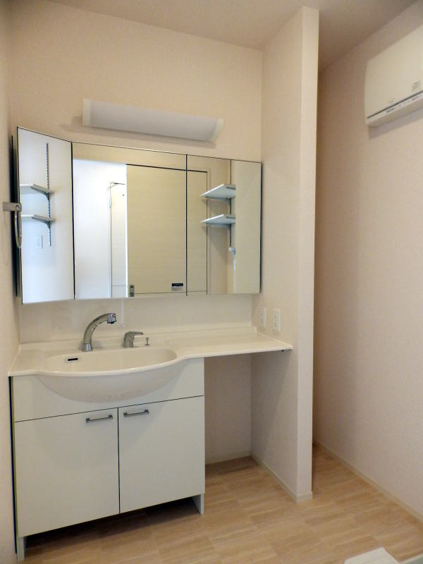 洗面設備　同仕様