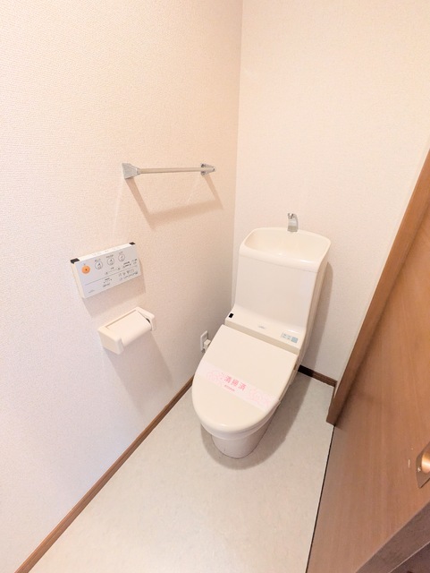 トイレ　☆温水洗浄便座付き