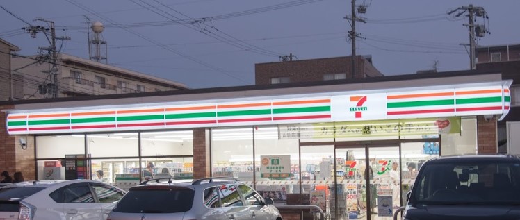 コンビニ　セブンイレブン 名古屋弥富通5丁目店（コンビニ）まで436m