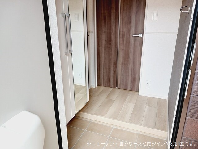 玄関　玄関 現況優先。