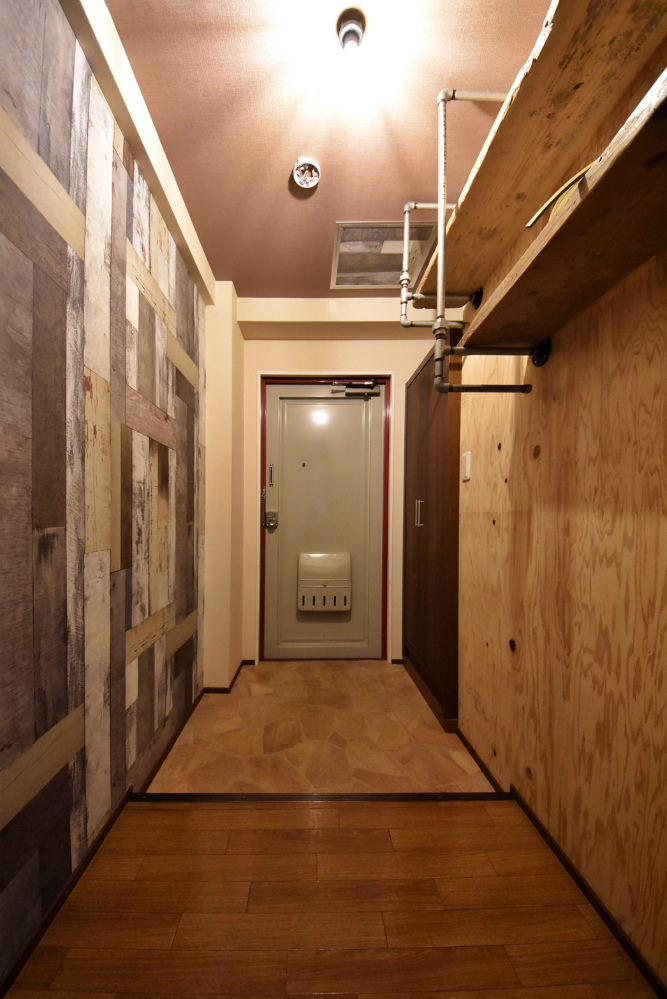 玄関　現物の内装写真です。