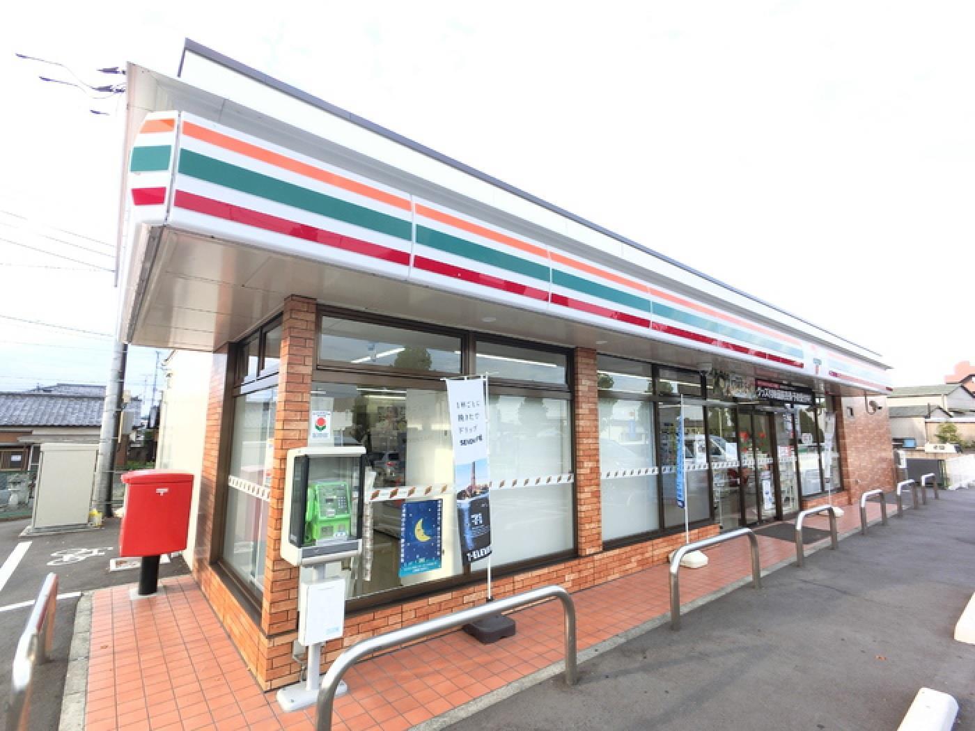 コンビニ　セブンイレブン高崎江木町店（コンビニ）まで233m