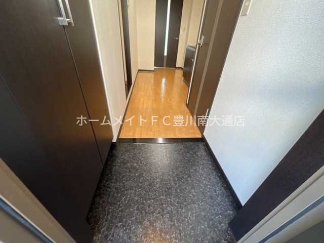 玄関　同型別部屋写真