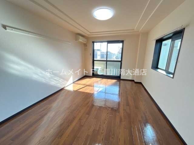 居室・リビング　同型別部屋写真