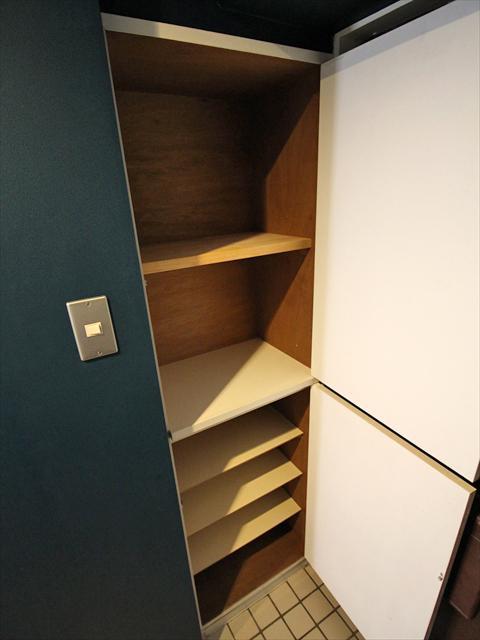 その他　松山市緑町　ガーデンハイツ緑町　靴収納