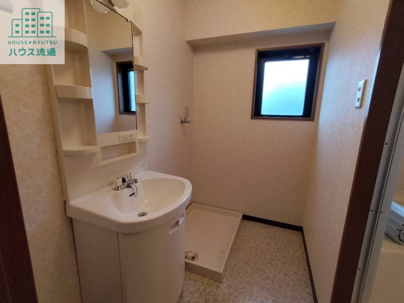 洗面設備　※別号室の写真になります。