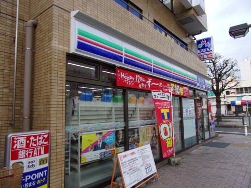 コンビニ　スリーエフ（コンビニ）まで161m