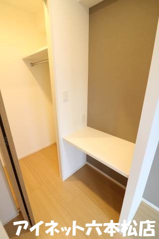 収納　衣類等はこちらへどうぞ