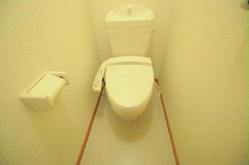 トイレ　温水洗浄便座付