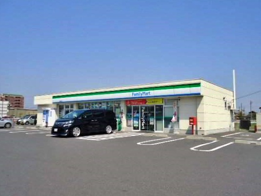 コンビニ　ファミリーマート瑞穂中原店（コンビニ）まで975m