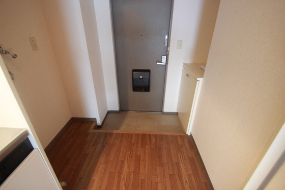 玄関　※別部屋の写真です