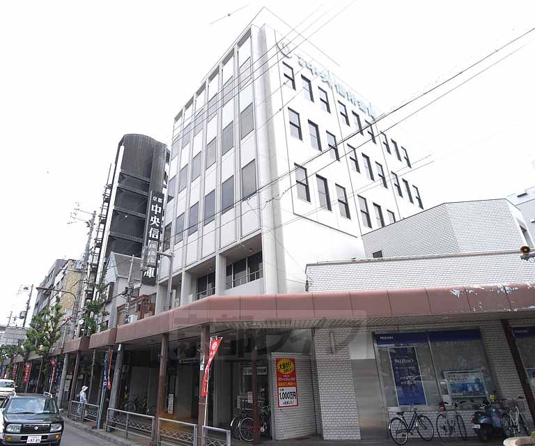 銀行　京都中央信用金庫 出町支店（銀行）まで370m