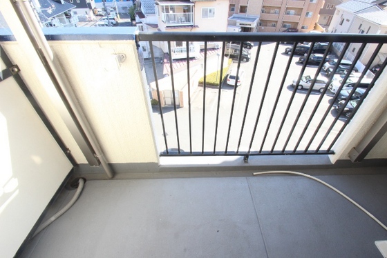 バルコニー　※別号室の写真です