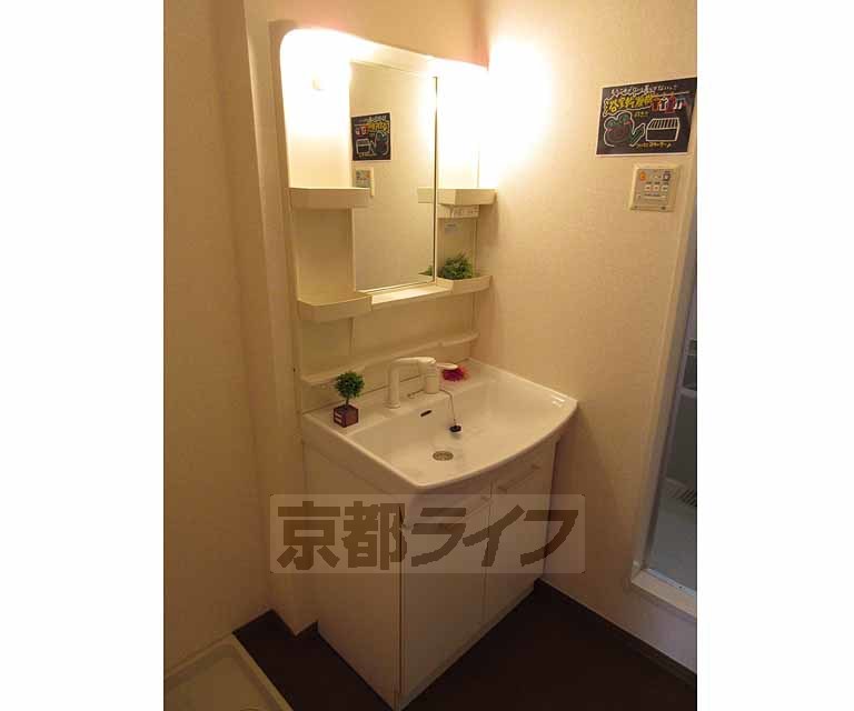 洗面設備　独立洗面台です！