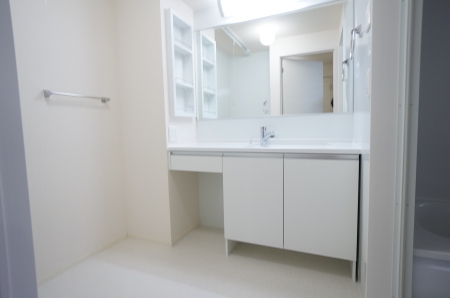 洗面設備　大型洗面台