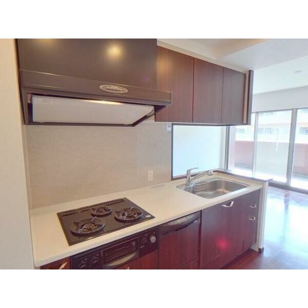 キッチン　３口ガスコンロついてます♪