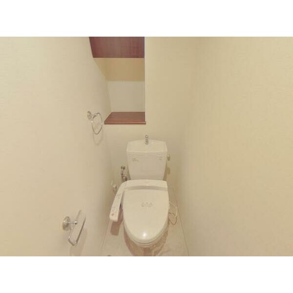 トイレ　温水洗浄便座付きでおすすめです！