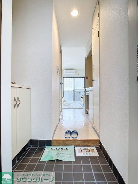 玄関　※家具・小物はイメージです