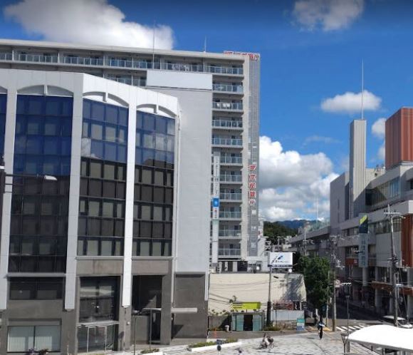 銀行　京都銀行 高槻支店（銀行）まで114m