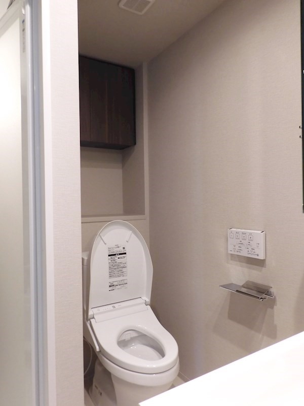 トイレ　落ち着いた色調のトイレです♪