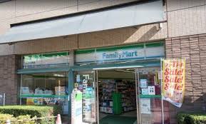 コンビニ　ファミリーマート 石神井公園店（コンビニ）まで612m