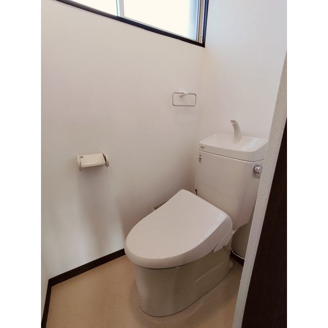 トイレ　温水洗浄便座付き