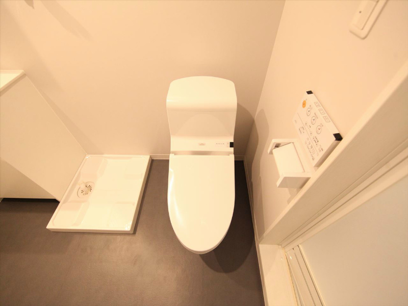 トイレ　温水洗浄暖房便座付トイレ