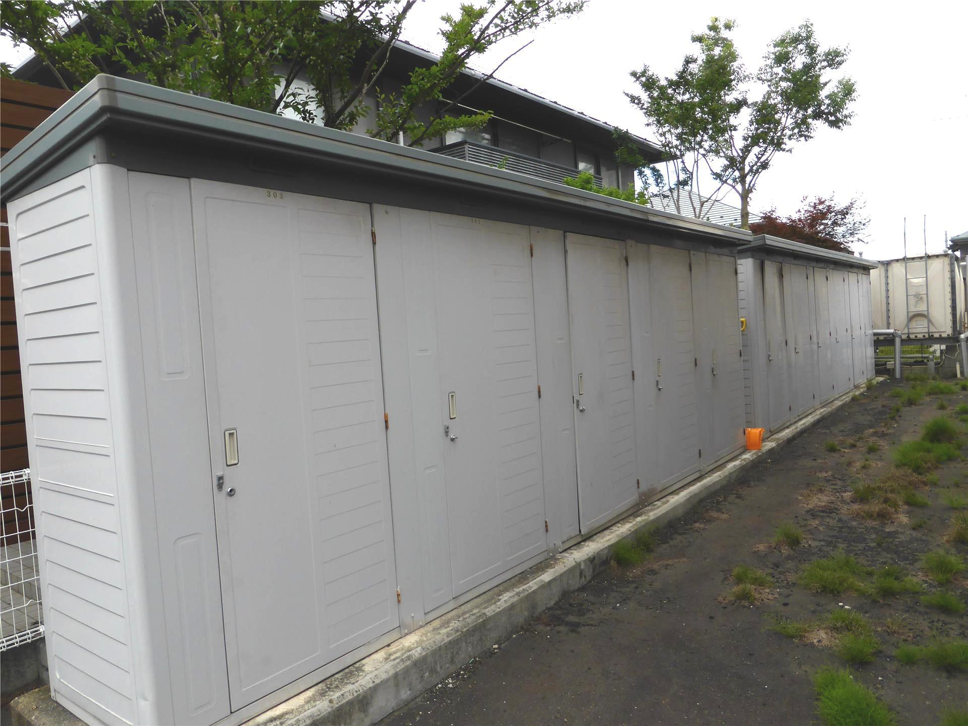 エントランス　外物置