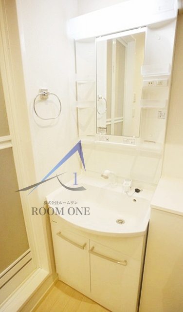 洗面設備　独立洗面台です。