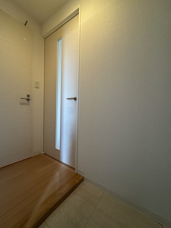 玄関　※掲載情報と物件の現況が異なる場合、現況を優先するものとしま