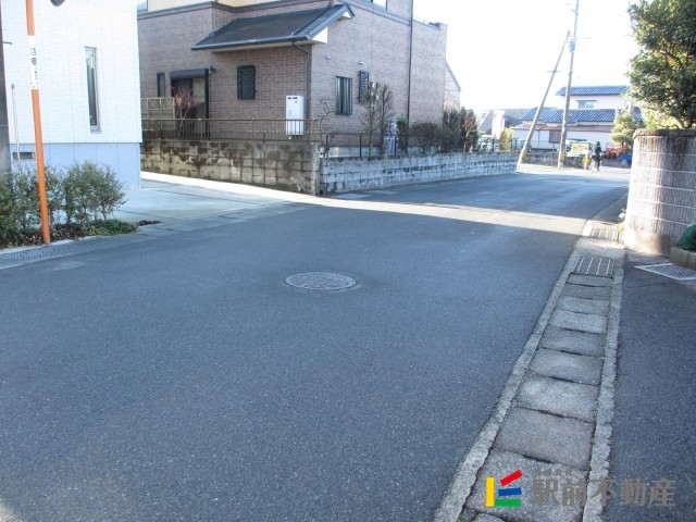 その他　前面道路の先の道