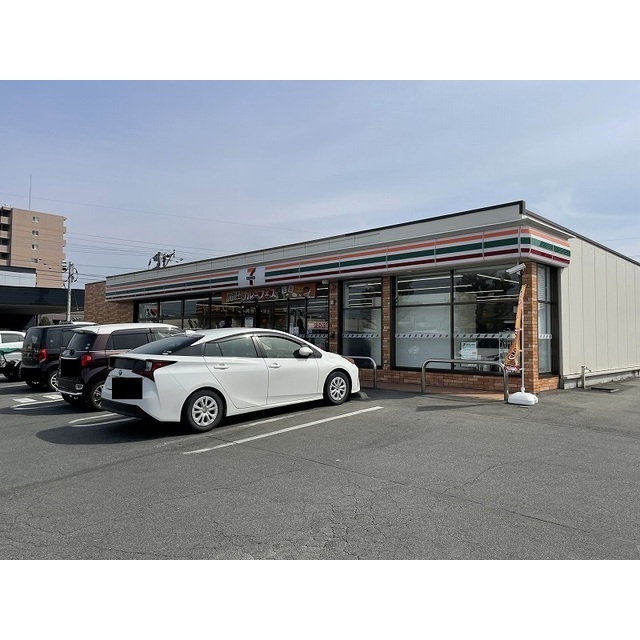 コンビニ　セブンイレブン菊陽バイパス店（コンビニ）まで273m