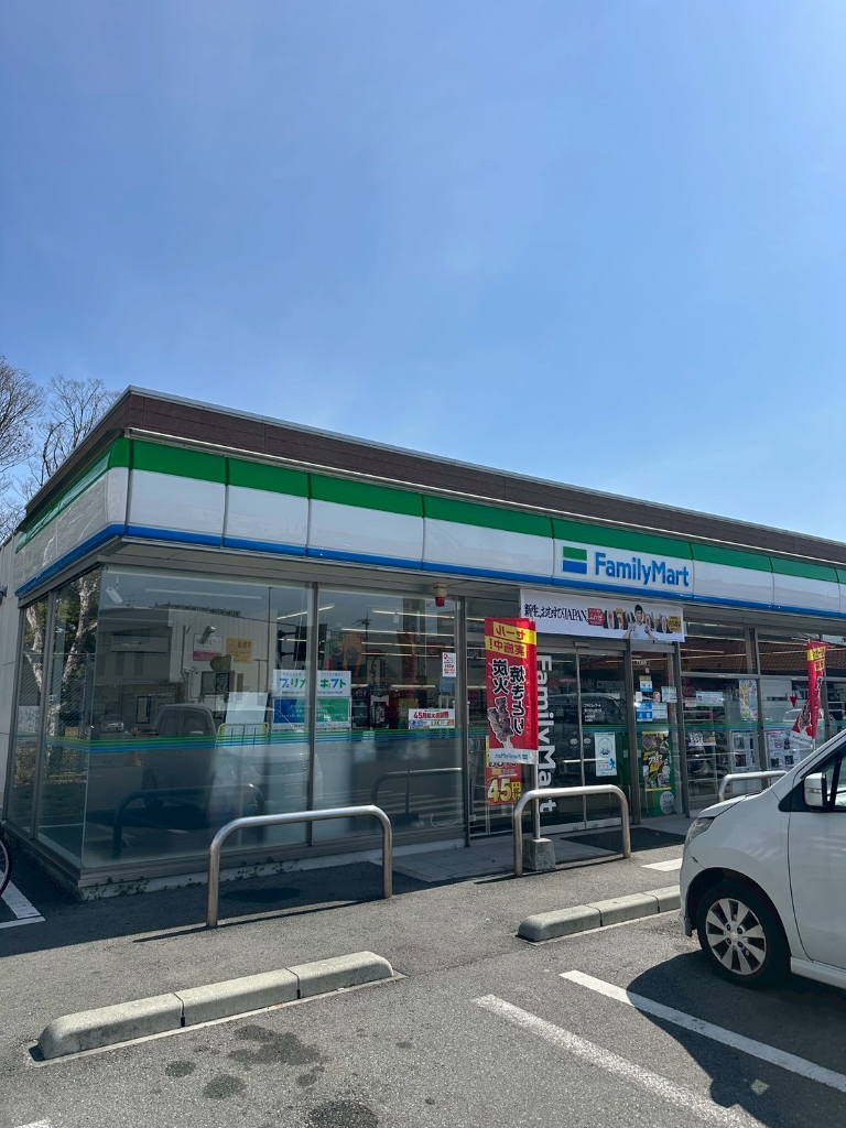 コンビニ　ファミリーマート 熊本白山通り店（コンビニ）まで379m