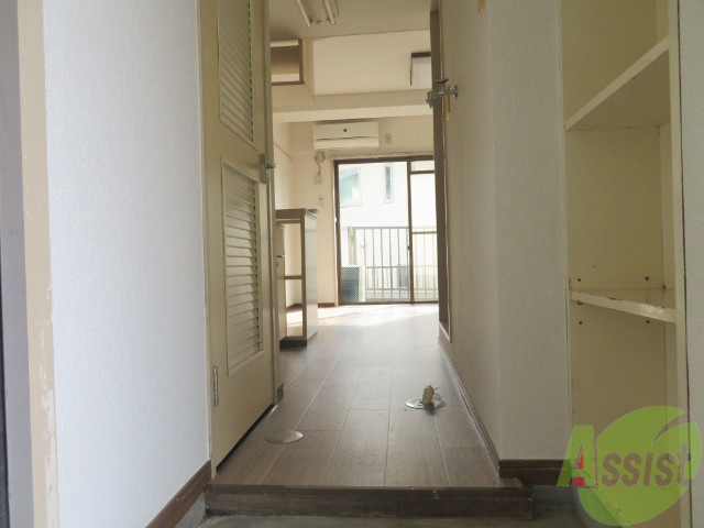 玄関　玄関も広く靴の脱ぎ剥ぎがしやすいですね。