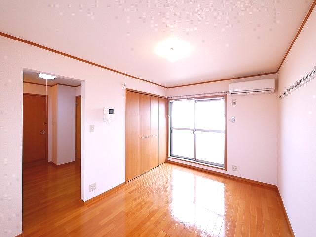 その他部屋・スペース　使い勝手のいい寝室です