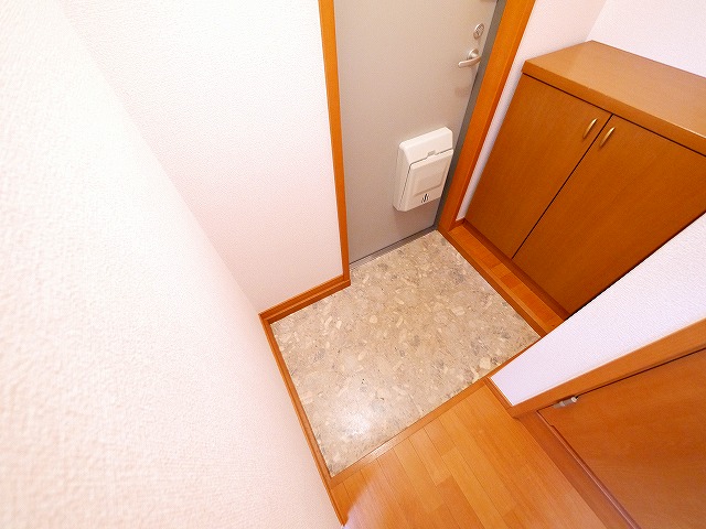 玄関　収納もある玄関です