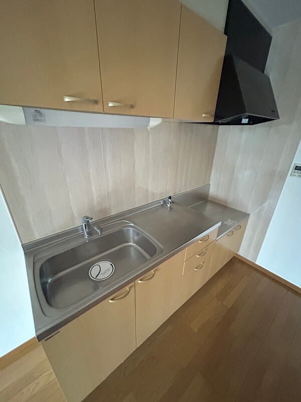 キッチン　内装は別部屋の参考写真です。