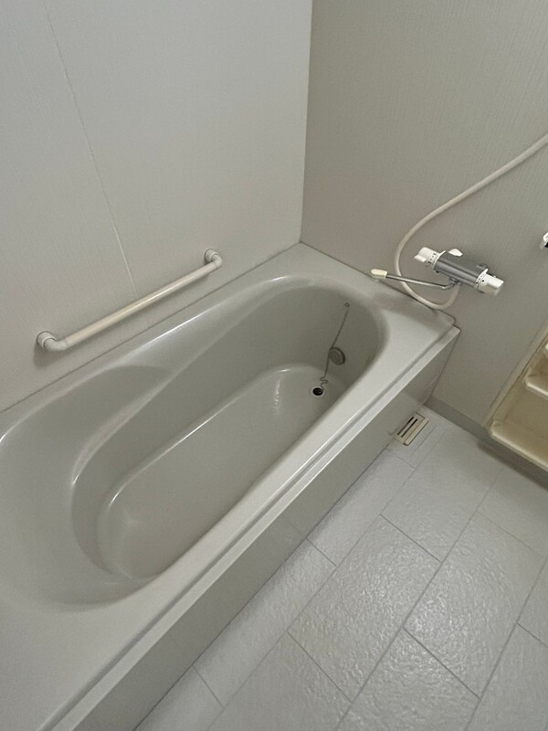 バス・シャワールーム　内装は別部屋の参考写真です。