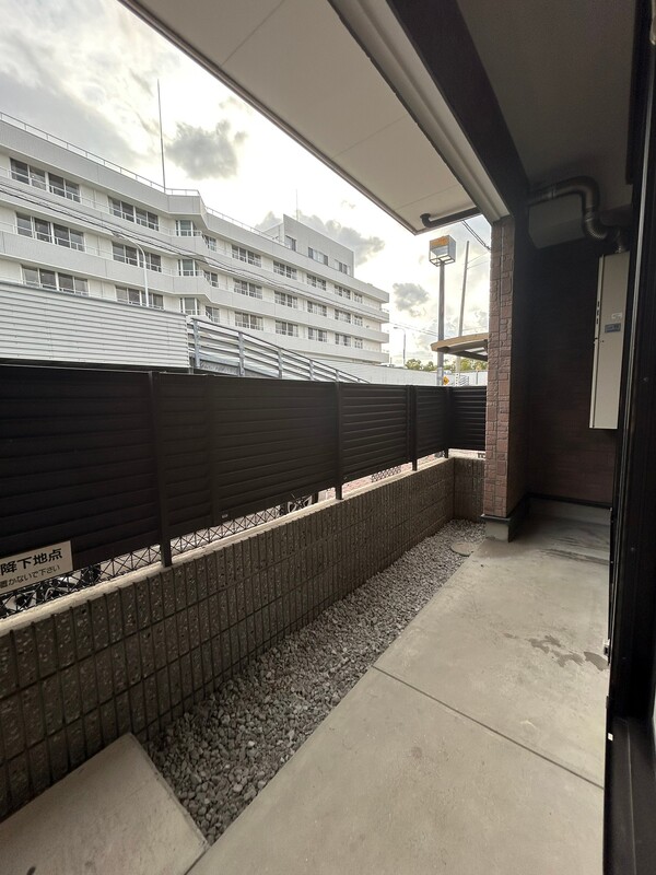 バルコニー　内装は別部屋の参考写真です。