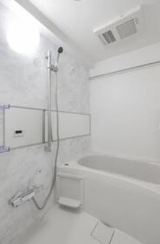 バス・シャワールーム　※別部屋の参考写真です。