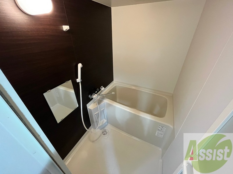 バス・シャワールーム　お風呂になります。一日の疲れを癒してくださいね。