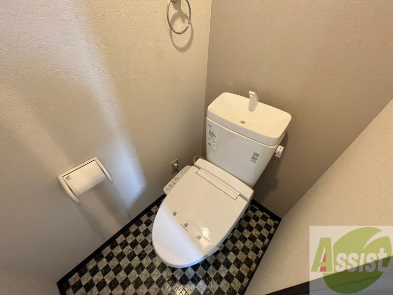 トイレ　ウォシュレット機能がついたトイレ。安心して使用できますね。