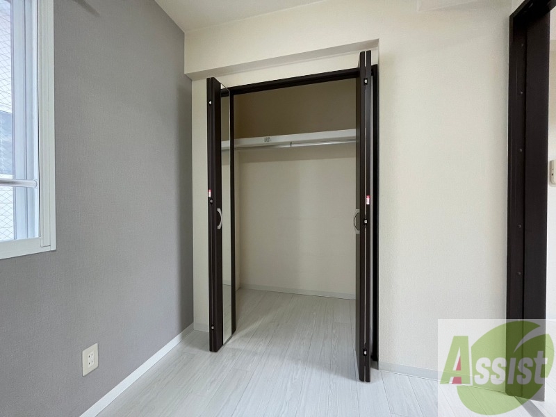 収納　クローゼットは奥行きもあり、荷物が多い方でも安心です。