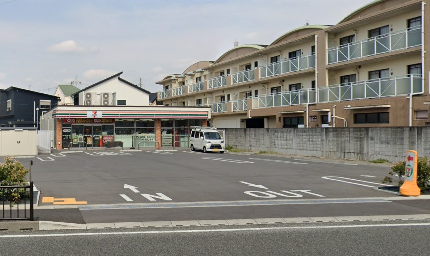 コンビニ　セブンイレブン 尼崎塚口町4丁目店（コンビニ）まで2393m