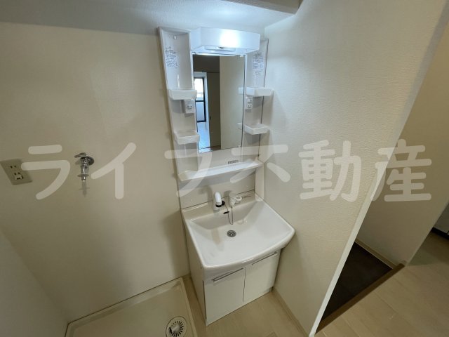 洗面設備　独立洗面化粧台付き